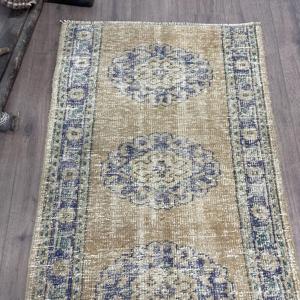 Alfombra Turca Vintage Pequeña de 2.6x5.2 pies, Alfombra de Lana Azul - Product Image 4