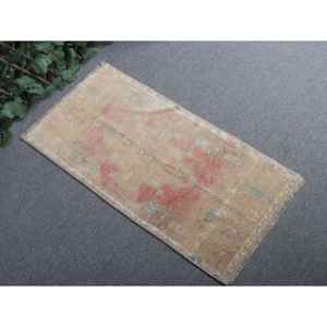พรมตุรกีวินเทจขนาด 1.5x2.8 ฟุต พรมขนาดเล็ก พรมขนสัตว์สีแดง - Product Image 1