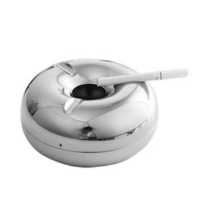 Cendrier en métal moderne conçu pour la résistance et le style, parfait pour la fumée en intérieur et en extérieur, placement sur table - Product Image 5