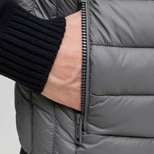 Chaqueta Acolchada Personalizada para Hombre con Capucha y Cuello Mandarín, Forro de Seda, Relleno de Algodón, Cálida, Transpirable, Sin Mangas, para Invierno - Product Image 6