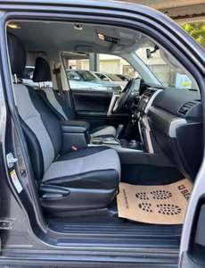 Toyota 4Runner d'occasion 2015 SUV Essence Sièges en cuir R17 Traction avant - Product Image 4