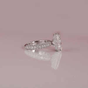 Bague de fiançailles classique en diamant de taille rayonnante cultivée en laboratoire plaqué or massif 18KT Hidden Halo Trendy Style IGI Certified Fine Ring - Product Image 5