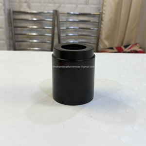 โถเทียนทำจากโลหะแกะสลักโลโก้สำหรับตกแต่งบ้านโรงแรมไฟสำหรับเทศกาลดิวาลี - Product Image 1