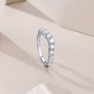 Anillo de Tenis de Diamantes de Moissanita de Plata de Ley 925 de Primera Calidad, Eternidad para Aniversarios de Boda, Disponible al Mejor Precio - Product Image 2