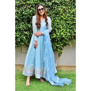 Ensemble de costume ethnique bleu Kalidaar pour femmes avec dupatta et pantalon - Product Image 1