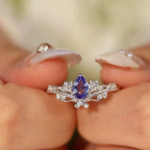 Bague Hallmark Statement avec lotus en argent et tanzanite, diamants ovales taillés en poire en or 10 carats faits à la main, plaqué platine et rhodium pour fiançailles - Product Image 2
