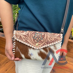 กระเป๋าเงินคาดลำตัวหนังแท้สำหรับผู้หญิง, กระเป๋าคลัทช์ใส่โทรศัพท์พร้อมสายหนังแท้สไตล์ตะวันตก - Product Image 1