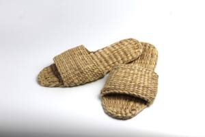 Jacinto de agua tejido a mano respetuoso con el medio ambiente para zapatillas calzado elegante cómodo para el hogar reciclable sostenible más verde - Product Image 4