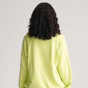 Sudadera Premium Sunfaded Half Zip PARA MUJER: duradera, elegante e ideal para ropa informal para todas las estaciones - Product Image 3