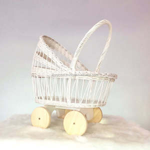 Chariot de poupée en rotin fait à la main, jouets pour enfants, petite poussette pour poupées Vintage, chariot de bébé en rotin du Vietnam - Product Image 1