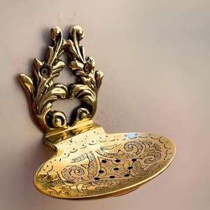 Artistic Design Brass <b>Soap</b> Dish For Unique Bathroom Decor Enhancing Interior With Handcrafted Metal Appeal - Product Image 6
