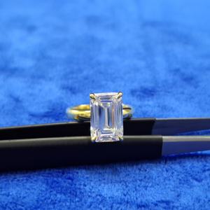 Anillo solitario de diamante cultivado en laboratorio, anillo de bodas de diamante de corte esmeralda de 3,00 CT, Diamante de laboratorio E/VVS, anillo de ajuste cómodo, regalo para ella - Product Image 6