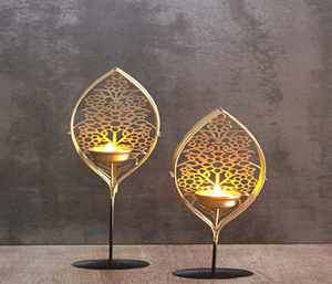 Elefante real pintado a mano con un howdah dorado. Decoración étnica vibrante para la excelencia. Disponible a precios de mayoreo. - Product Image 2