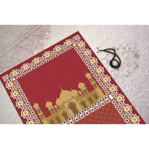 Tapis de prière rouge et or : design islamique, lavable en machine, avec tapis à poils doux - Product Image 1