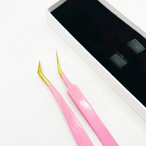 Pince à cils personnalisée de qualité supérieure en acier inoxydable d'isolation de courbe de 65 degrés disponible en rose et or - Product Image 1