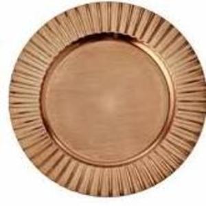 Assiettes de recharge de récif de taille personnalisée assiettes de recharge en laiton or rose pour le dîner décor de fête de mariage assiettes de recharge métalliques à volants - Product Image 1