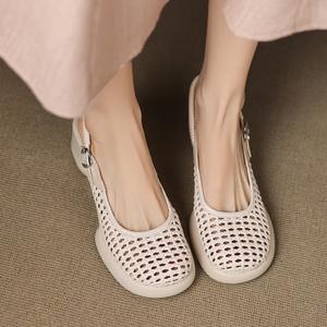 รองเท้าส้นสูงแฟชั่นผู้หญิง ส้นหนา พื้นหนา ปลายแหลม ประดับเพชร เหมาะสำหรับงานปาร์ตี้ - Product Image 2