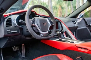 Chevrolet Corvette Z06 Coupé 2018 d'occasion, performances ultra-réactives, construction aérodynamique, vitesse rapide, à vendre - Product Image 5