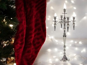 "Élégant candélabre en argent à 3 bras pour un décor sophistiqué ajoute de la chaleur et du style à n'importe quelle pièce ou table de vacances" - Product Image 5