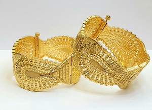 Venta al por mayor de alta calidad con estilo 24K chapado en oro brazaletes de latón inoxidable pulseras de joyería de moda - Product Image 2