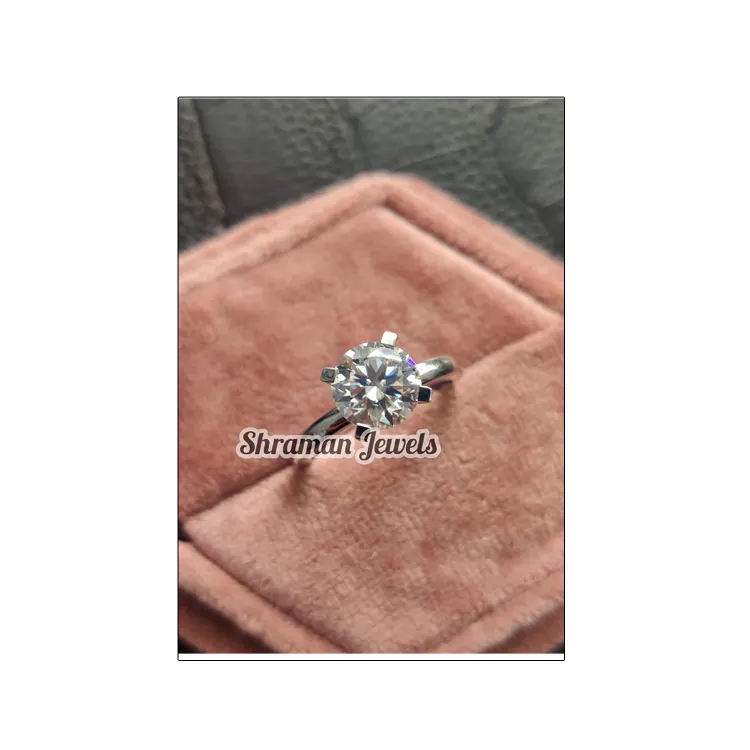 Beautiful Design Round Brilliant Cut VVS1 Clarity and DEF Color Moissanite Solitaire Diamond Ring for Wedding and Engagement