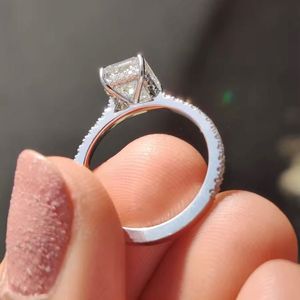 Bague minimaliste en diamant de synthèse, structure raffinée, plaqué or rose 14 carats, 0,50 CT, certifiée IGI, pour usage quotidien et mariages formels - Product Image 5