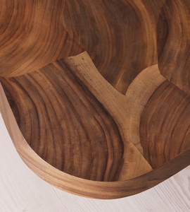 Las rodajas finas de madera de Guanacaste se cortan en una sección transversal y se juntan para crear la forma única 2712645 - Product Image 5