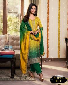 DISEÑADOR FANCY PURE CHINNON SEDA IMPRESO Y BORDADO DE SECUENCIA TRABAJO TOP Y PANTALÓN CON DUPATTA - Product Image 4