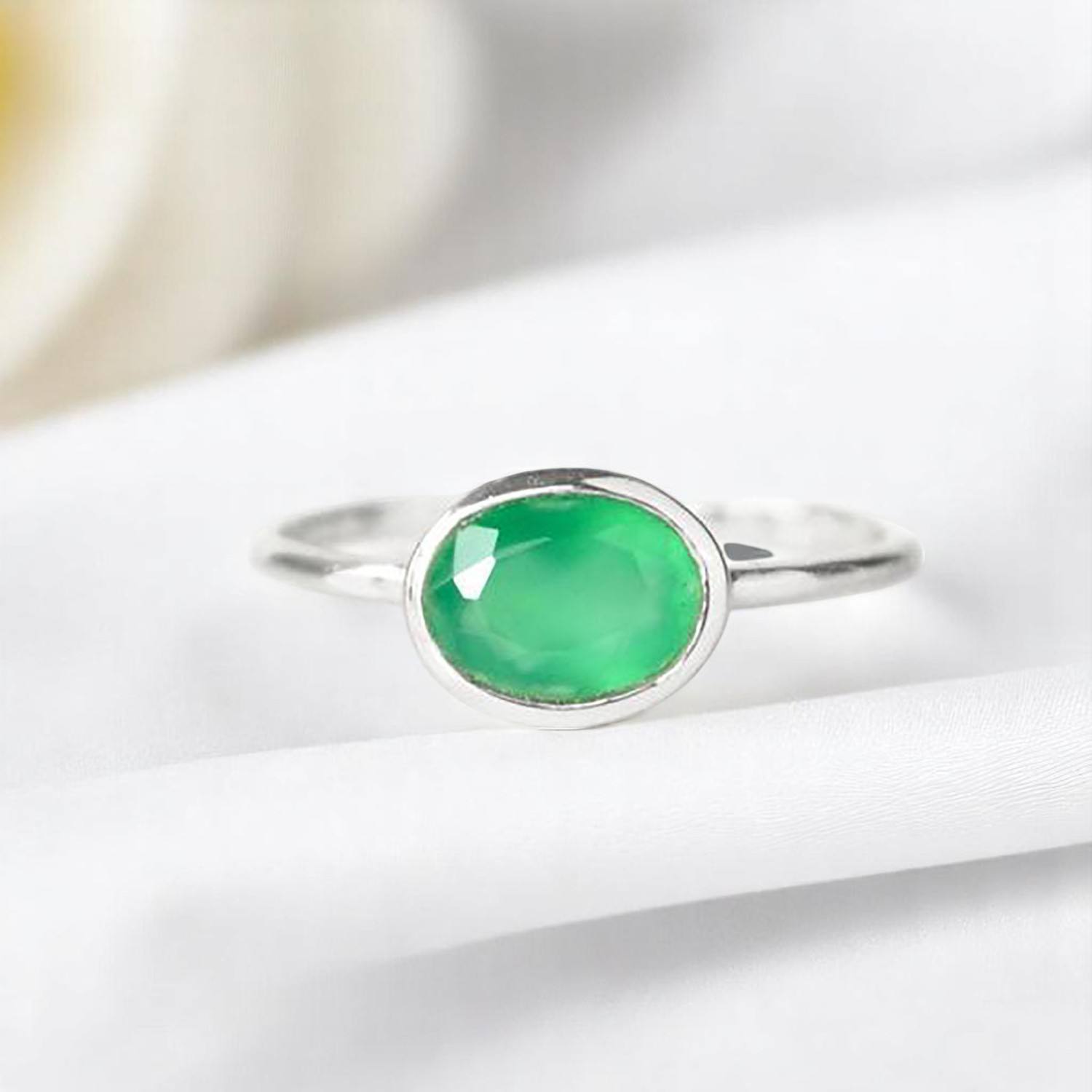 สีเงินโอนิกซ์สีเขียว