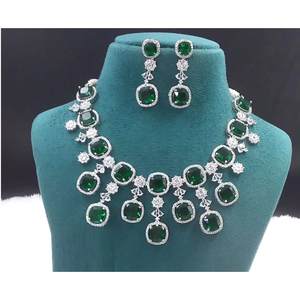 Ensemble de bijoux AD exquis de haute qualité collier en laiton boucles d'oreilles pour demoiselles d'honneur mariées disponibles au prix de gros de l'Inde - Product Image 2