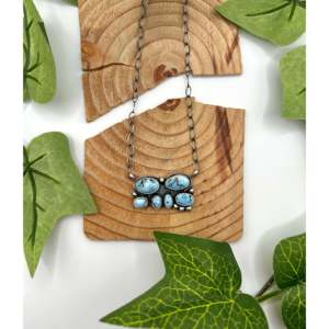 Collier Talia Benally Golden Hill avec perles en turquoise et argent sterling pour les occasions de mariage et de cadeaux - Product Image 1
