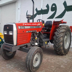 Tractor agrícola versátil MF 260 con eje de toma de fuerza con función de cargador y potente motor diésel para uso multiusos - Product Image 3