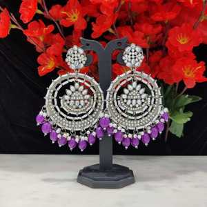 ต่างหูแชนด์บาลิสทรงกลมทำจากโลหะสีดำน้ำหนักเบาและดูเก๋ไก๋สวมใส่สบายในเวลากลางวันพร้อมชุดลำลอง - Product Image 3