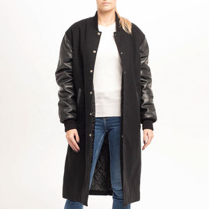 Abrigo Letherman de Lana Negra con Mangas de Cuero Negro, Abrigo Universitario Hecho a Medida, Abrigo de Béisbol Universitario de Alta Calidad para Mujer - Product Image 1