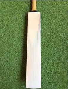 Customizable Lightweight Cricket Bat Wood Material Classic Vintage Style Logo for Outdoor Garden Training Party English Sports - Product Image 4