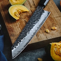 Couteau de chef de style japonais de haute qualité fait à la main en acier à haute teneur en carbone avec manche en bois pour couper.