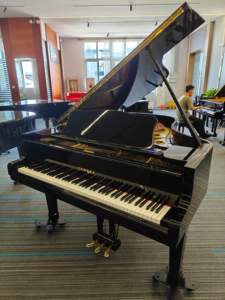 Yamahas G3e Grand Piano Nhật Bản Đen Gỗ Acoustic Đàn Piano Thanh Lịch Thiết Kế Cổ Điển Tuyệt Vời Playability Phong Phú Giai điệu Ấm Áp - Product Image 2