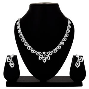 Ensemble de collier ras du cou clouté en pierre autrichienne plaquée argent Daisy Delight avec perles et diamants chaîne à maillons pour cadeaux - Product Image 1