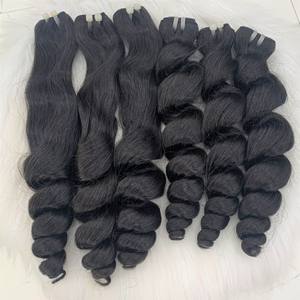 Lâche ONDULÉ NATUREL NOIR REMY 100% VIERGE CUTICULE ALIGNÉ LISSE SOYEUX TISSU DE CHEVEUX DE DONNEUR D'USINE EXTENSIONS DE CHEVEUX HUMAINS - Product Image 4