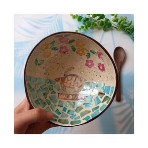 Bol en coquille de noix de coco durable avec incrustation de nacre Bol en noix de coco durable et écologique du Vietnam - Product Image 1