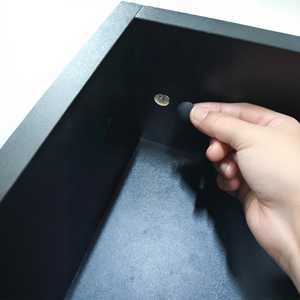 Mobile divisorio moderno per ufficio con fioriera, telaio nero e pannelli in legno naturale - Product Image 3