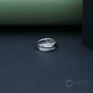 Sparkle Band Double Row Diamond Delight Glamour Gleam Ring Pave Crossover Band Shimmering Infinity Acier inoxydable Or 14K - Product Image 3