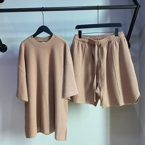 Ensemble court 2 pièces pour homme en coton 100% personnalisé, style vintage, grammage lourd, avec logo imprimé sur bande latérale, pour l'été - Product Image 2