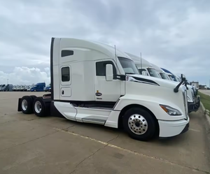 Camion semi-remorque KenworthS T680 2022 d'occasion, très demandé, avec cabine couchette à toit surélevé de 76 pouces, moteur Cummins 450HP, boîte de vitesses Endurant automatique à 12 rapports, faible kilométrage - Product Image 2