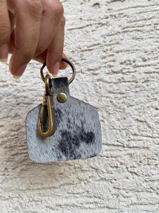 Vente en gros d'accessoires porte-clés porte-clés en cuir rétro de luxe véritable porte-clés en cuir avec logo de marque personnalisé - Product Image 3