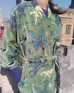 Femmes vert velours col en v manches longues genou longueur Animal imprimé doux Kimono Robe maison porter vêtements de détente cordon vêtements de nuit - Product Image 5