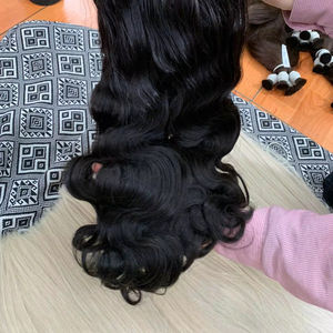 Venta al por mayor de extensiones de Trama humana Remy Europea de Calidad peluca virgen estilo recto a granel sin procesar trenzado mechones Fuente - Product Image 1