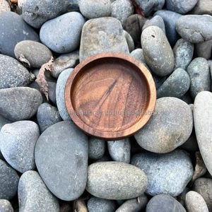 Assiette en bois de forme ronde au design luxueux pour la maison, les restaurants, les hôtels, les mariages, les fêtes, avec taille et design personnalisés - Product Image 1