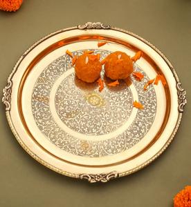 Vintage Brass Platters Handcrafted from Solid Brass for an Elegant Touch. Perfect for Living Spaces. For Bulk Export. - Product Image 2