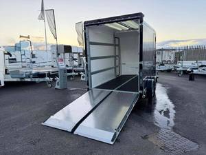 รถพ่วงบรรทุกแบบมีหลังคา รุ่น New Box Van 600 ขนาด 3.0 ม. x 1.6 ม. น้ำหนักบรรทุกรวม 2700 กก. แบบสองเพลา สำหรับงานหนัก - Product Image 1